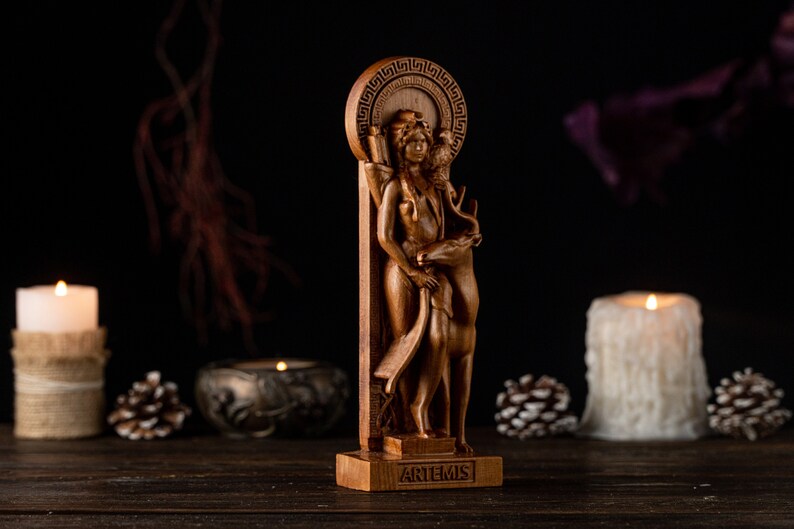 Handcrafted Wooden Artemis Statue – Goddess of the Hunt, Freedom and Wild Nature, GR0009