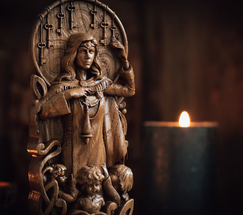 Frigg Statue – Norse Goddess of Wisdom and Family, Handcrafted Viking Decor, Nordic Mythology Gift, VK0021