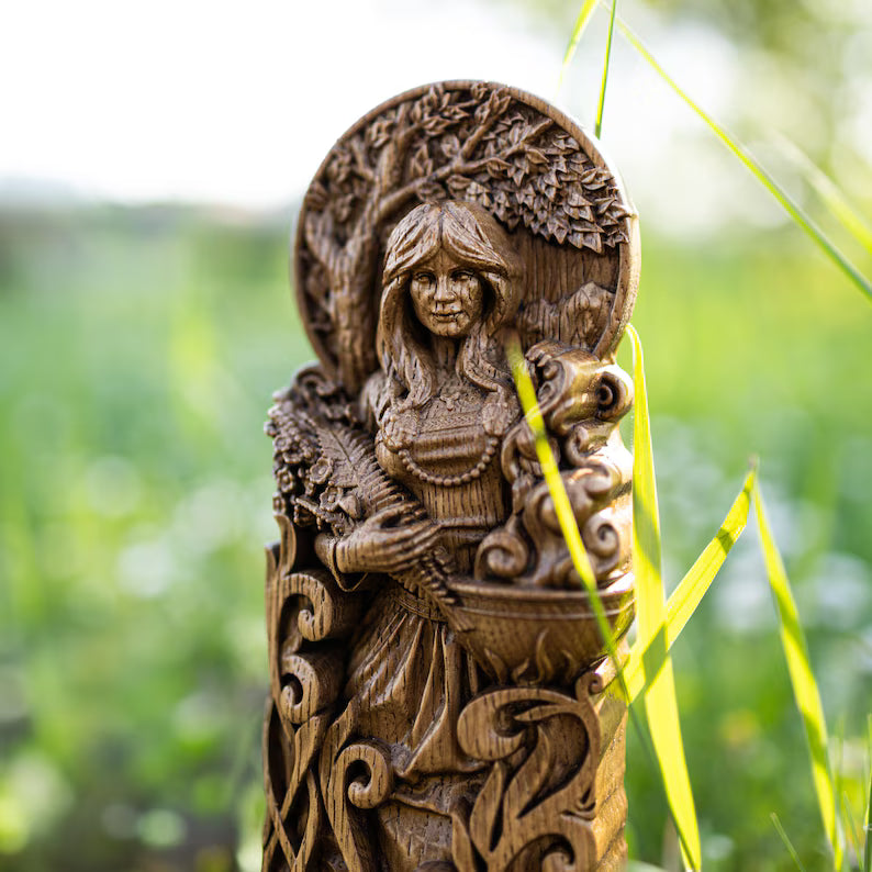 Eir Statue – Norse Goddess of Healing and Compassion, Handcrafted Viking Decor, Nordic Mythology Gift, VK0020