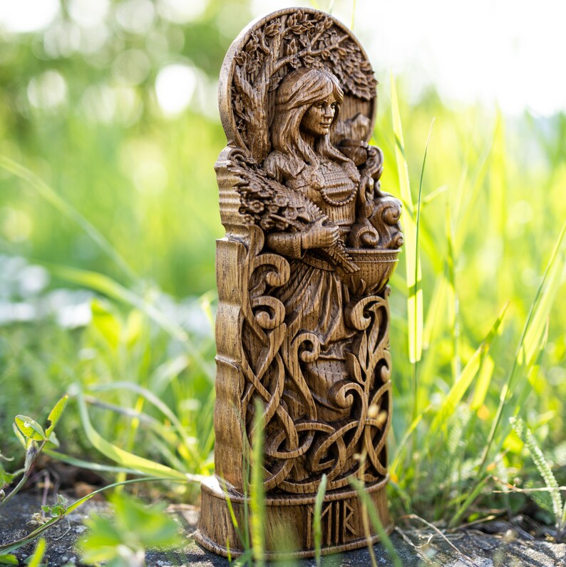 Eir Statue – Norse Goddess of Healing and Compassion, Handcrafted Viking Decor, Nordic Mythology Gift, VK0020