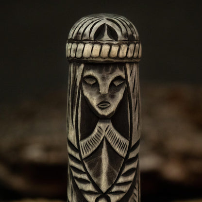 Freyja Statue – Symbol of Beauty, Grace and Strength, Handcrafted Nordic Art Decor, VKD0002