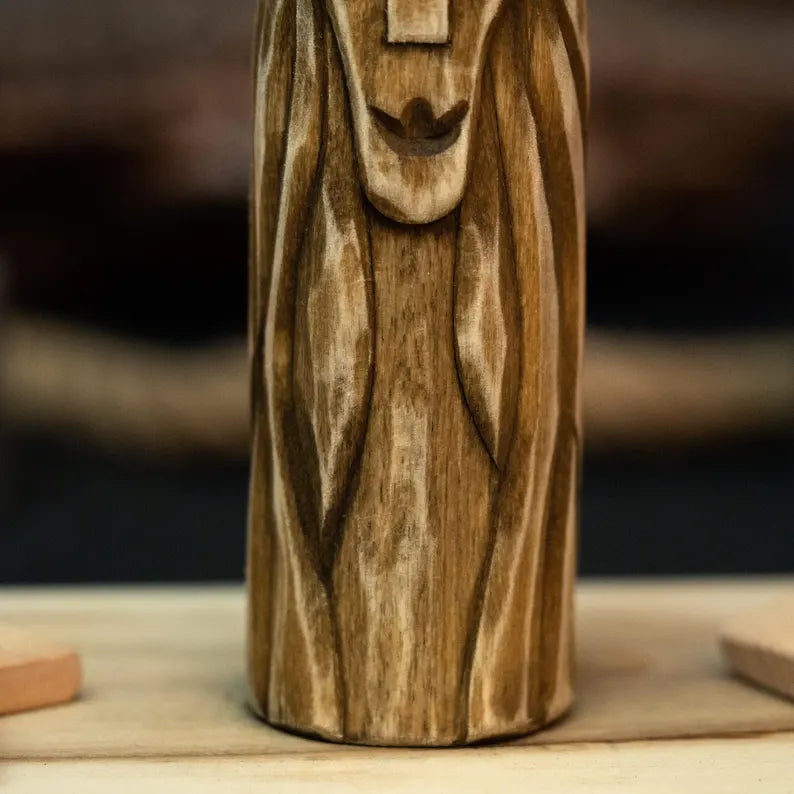 Loki Statue – Symbol of Transformation and Ingenuity, Handcrafted Viking Art Decor, VKD0005