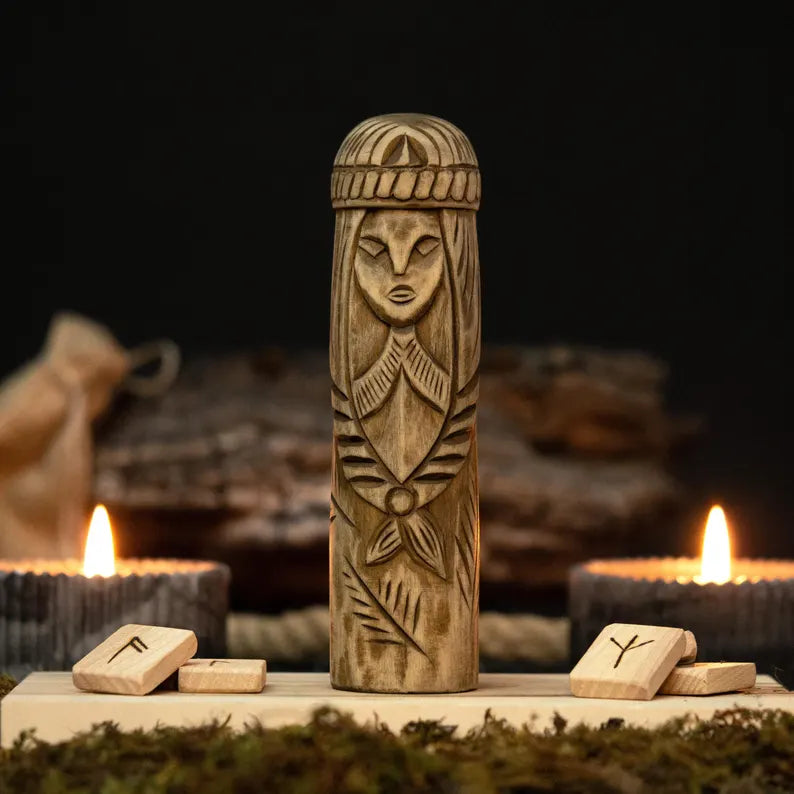 Freyja (Freya) Statue – Symbol of Beauty, Grace and Strength, Handcrafted Nordic Art Decor, VKD0008